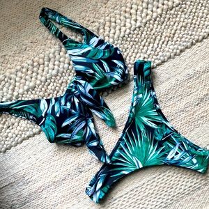 Emerald Green (S) two piece bikini 🌴